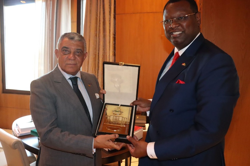 استقبال سفير الغابون بالمحكمة الدستورية