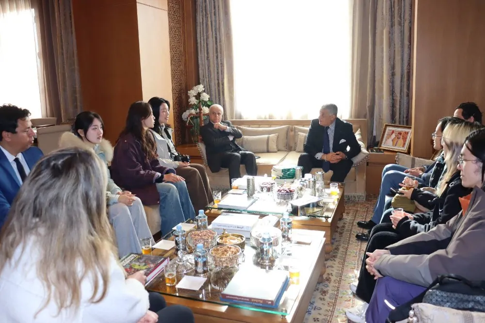 صورة النشاط طلبة صينيون في زيارة للمحكمة الدستورية