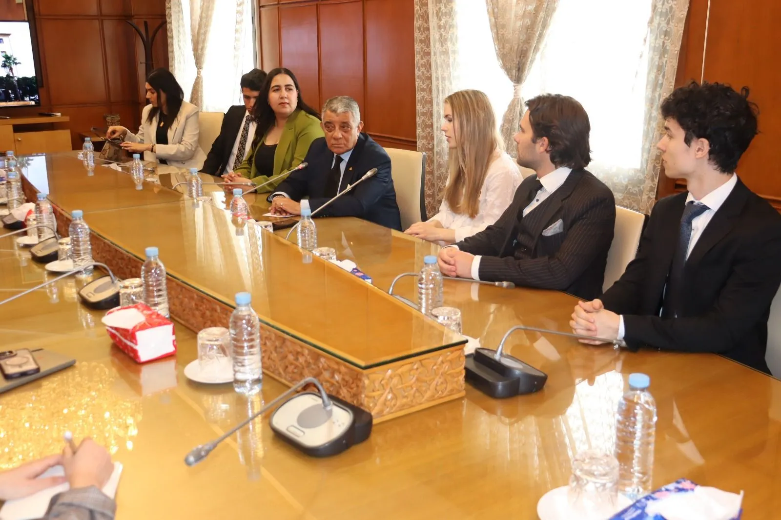 صورة النشاط طلبة من جامعة كارولي غاسبار ببودابست في زيارة للمحكمة الدستورية