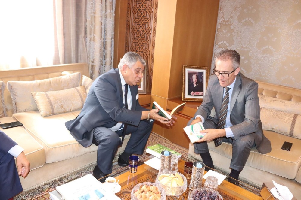 صورة سفير فرنسا بالمغرب في زيارة مجاملة للمحكمة الدستورية